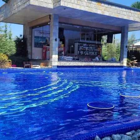 Wonderful Deluxe In Cascadas Family Sunny